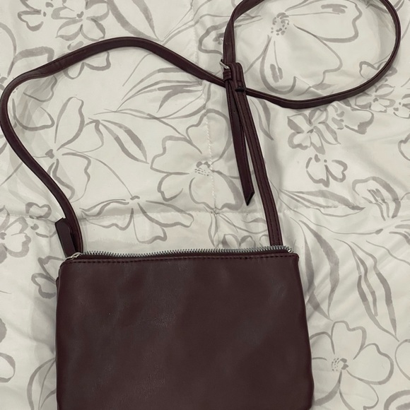 Nine West Plum Colored Silver Studded‎ Crossbody 6.5x8.75” - Picture 4 of 8